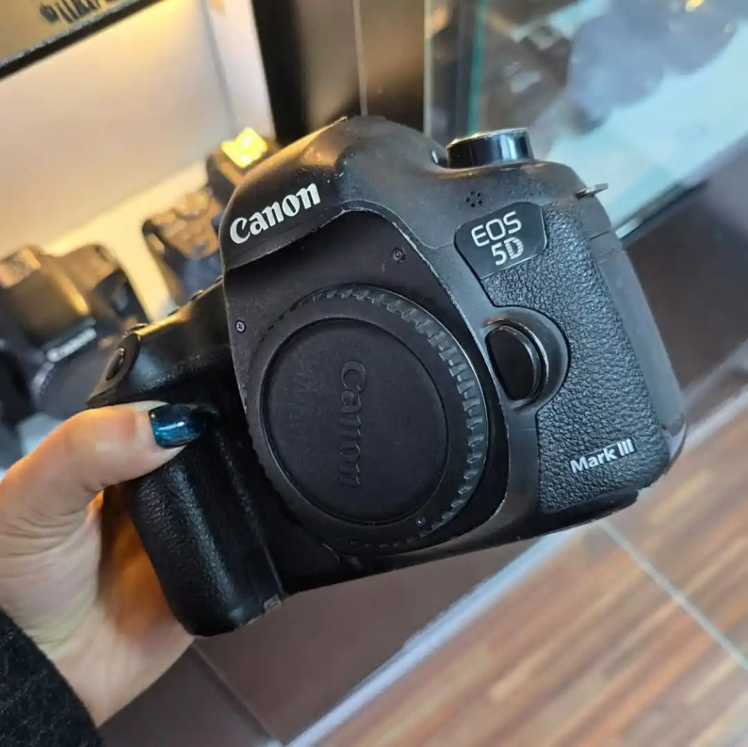 دوربین عکاسی کانن دست دوم Canon EOS 5D Mark III(شات 50000) دست دو